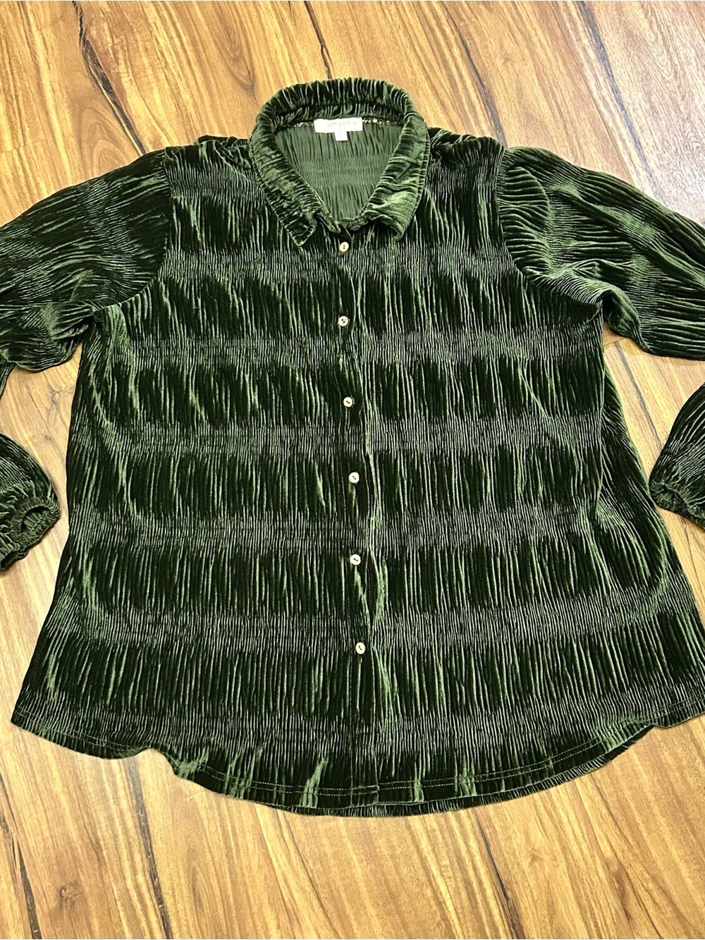 Women's Olive Green Textured Button-Up Shirt crushed velvet Umgee crinkled 1xl